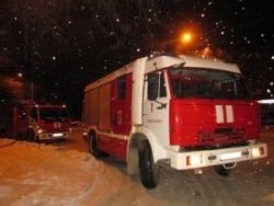 Спасатели МЧС России ликвидировали пожар в частном жилом доме и хозяйственной постройке в Мариинском МО